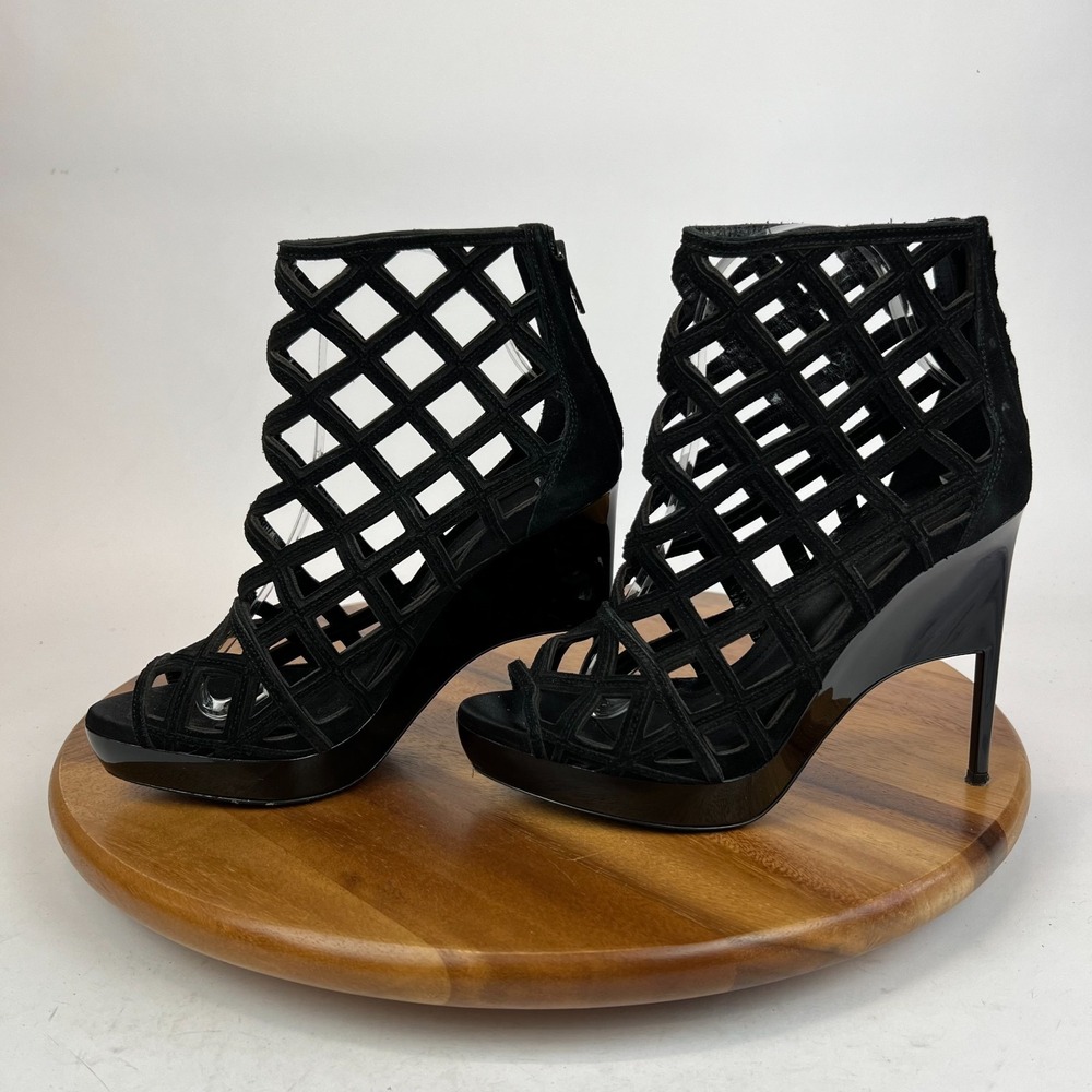 Womens Burberry Edenside Cage Black Suede Heeled Ankle Booties‎ Boots Size EU 39 - Picture 2 of 9